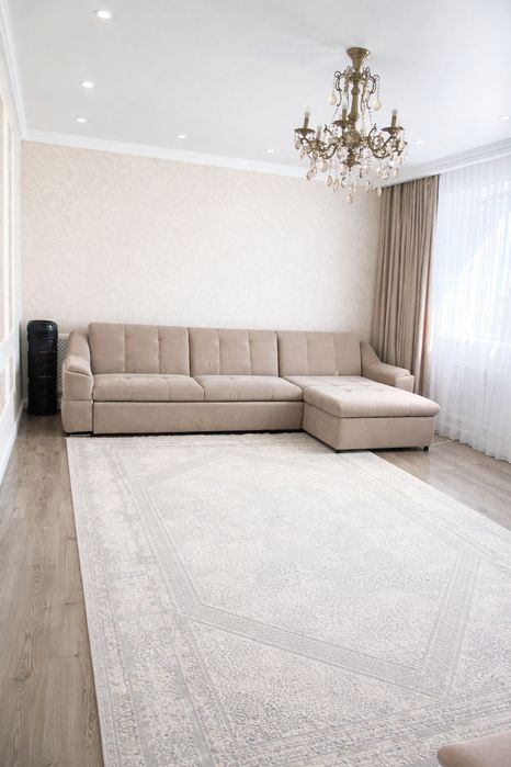 Продам 3 комнатнаю