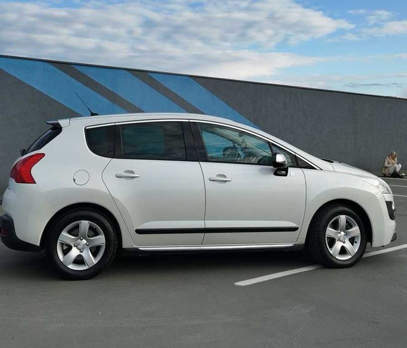 Peugeot 3008 2.0 HDI Hibrid 4x4 Automata , 2013  in stare superba 250.000 km reali , consum foarte redus , 163 cp + 37 cp  4 moduri de condus
