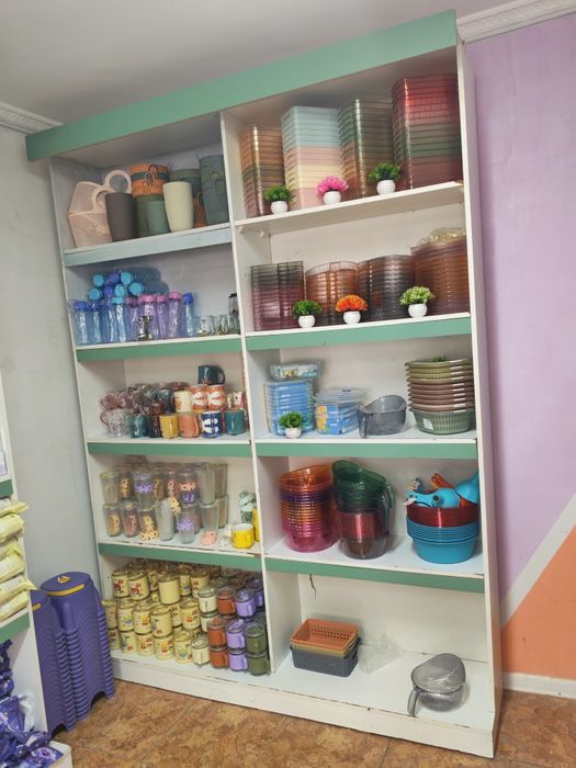 Для магазина ветрины прочные