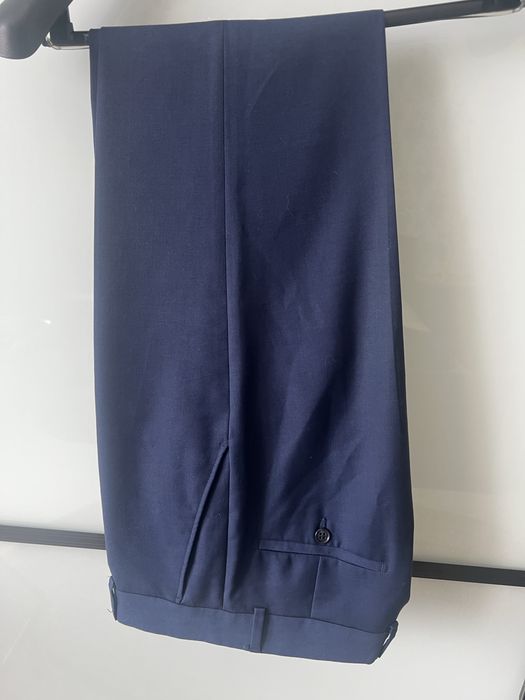 Продам классический  костюм тройка