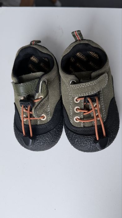 Продам детские ботиночки topstar