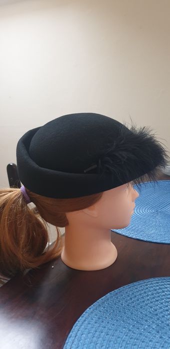 Palarie neagră din lână vintage Britanic