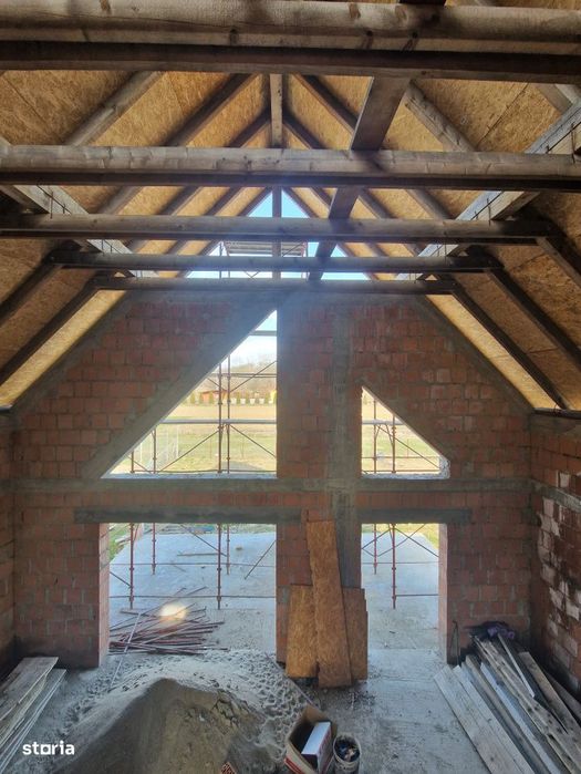 Casa P+M la rosu de vanzare in Catalina – zona linistita, locuinta i