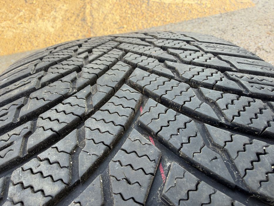 4бр. ОТЛИЧНИ Зимни Гуми С Борд 255/45R/20 -FIRESTONE- DOT:4424- 6.5мм.+5.3мм.