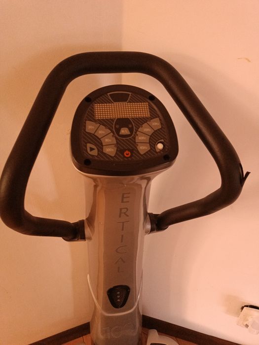 Vând Platforma vibratoare fitness - HIGH POWER VERTICAL 100