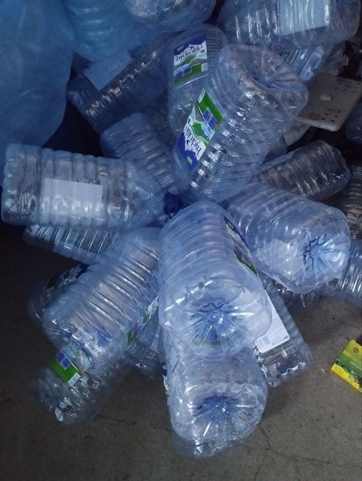 Продам баклашки баклажки 10и и 5и литровые в количестве по 200 шт
Цена