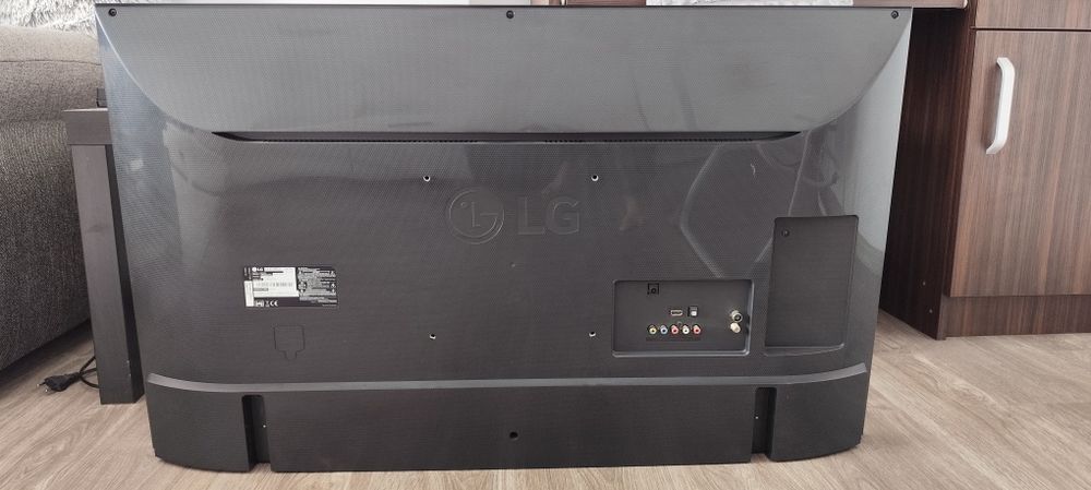 Televizor LG 108 cm