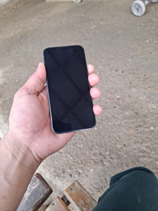 Iphone 13 pro ochilmagan aybi faqat krishka singan