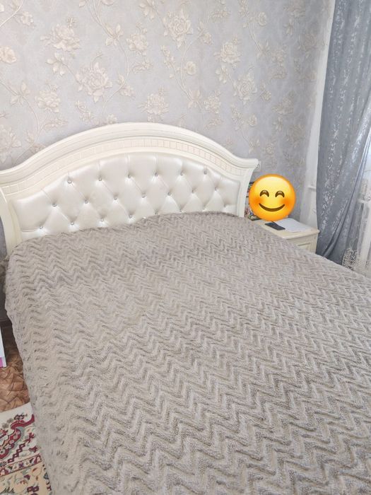 Продам кровать, тумбу