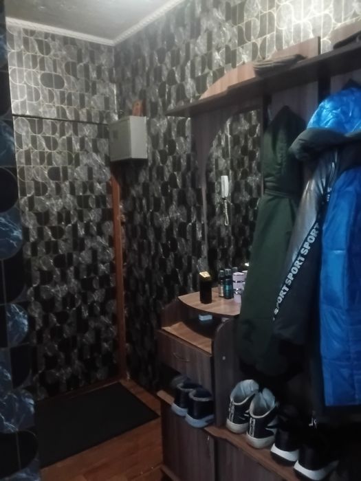 Продам квартиру в центре.