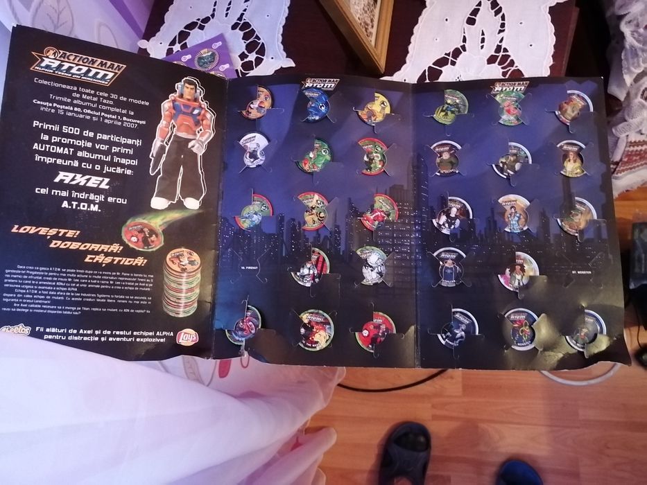 Yugi, bey blade, pokemon, spider, batman, pokemon, action man, scooby.