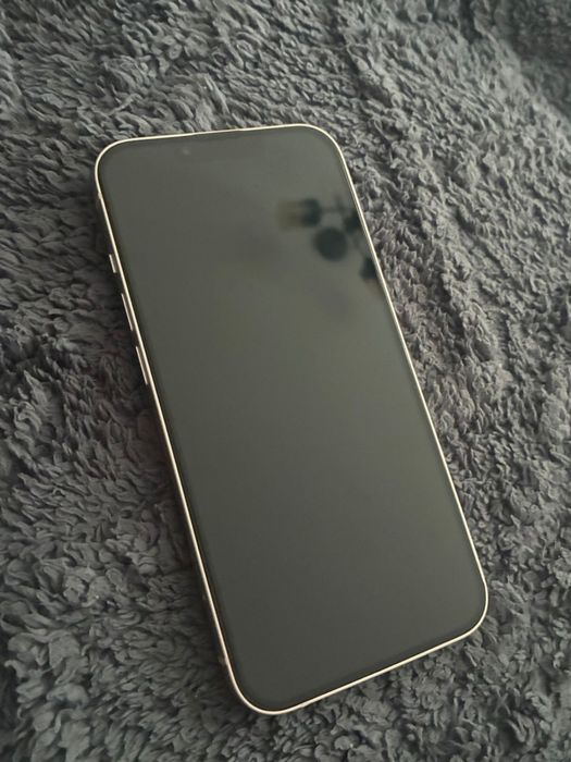 Продам айфон 13 128 гб