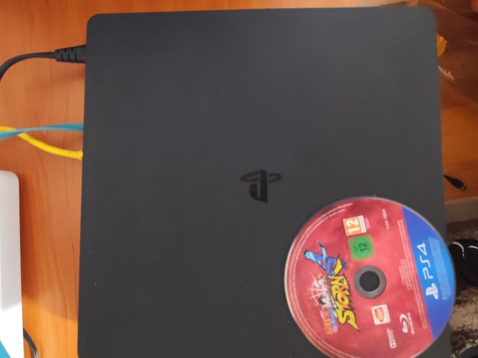 PlayStation 4 și o maneta Limited edition