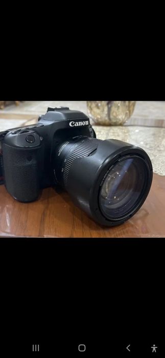Продается Canon EOS 80D Kit 18-135mm + LED + Сумка