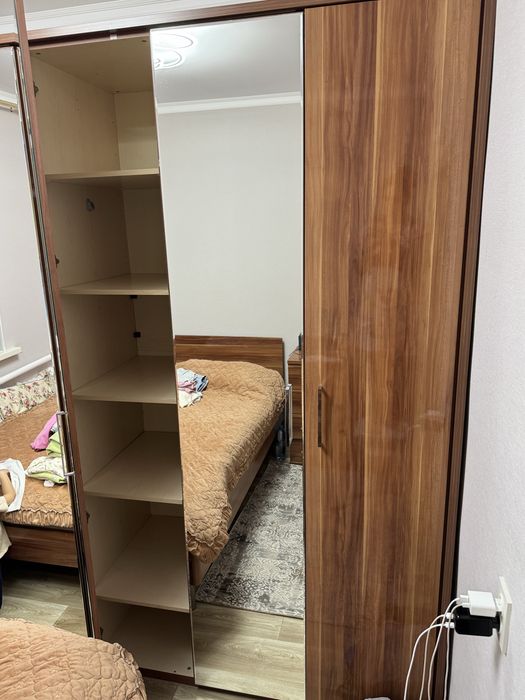 Продам спальный гарнитур