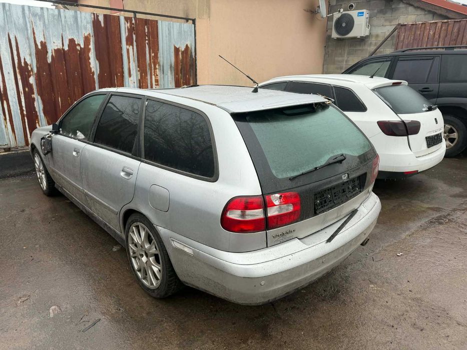 volvo v40 1.8 favelift на части волво в40 комби