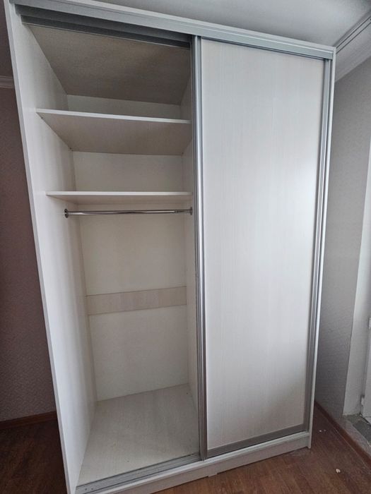 Продам шкаф в комнату