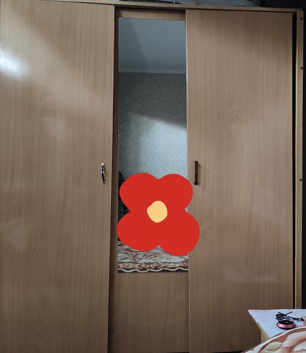 Shkaf spalni 2ta tumbichkasi bilan sotiladi