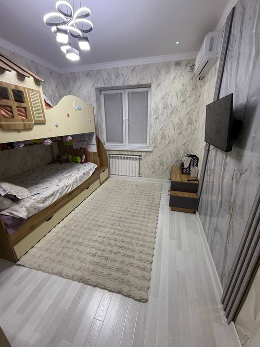 Ттз Ахмад-Югнакий Продается квартира 4/3/4 балкон 2х6 Мебелью