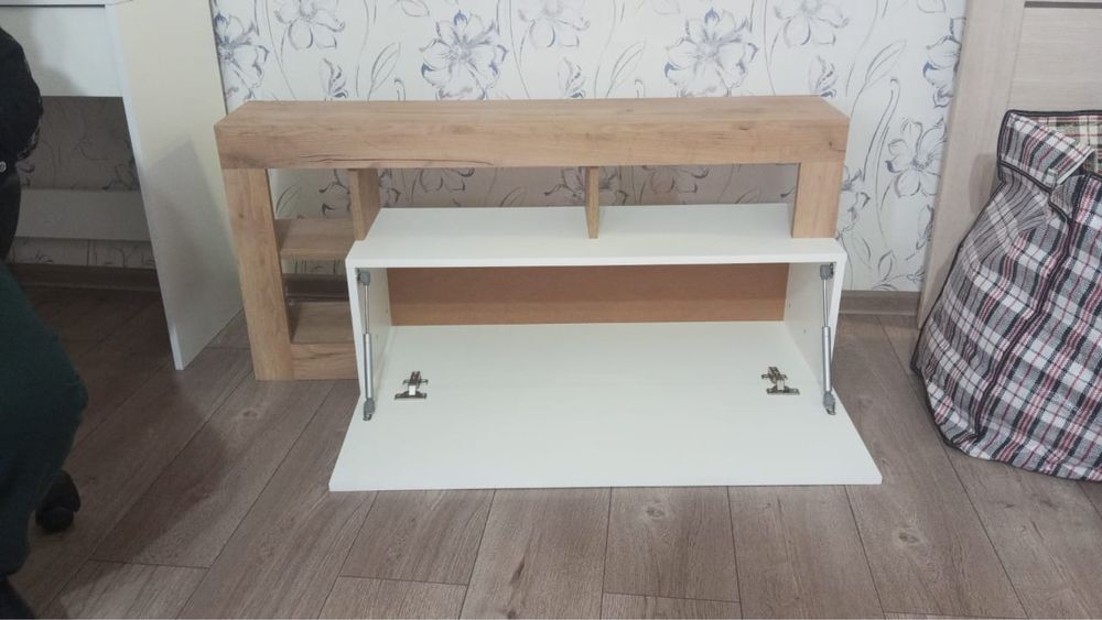 Тумба под телевизор