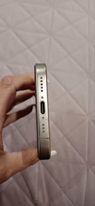 iPhone 16 pro и IPhone SE