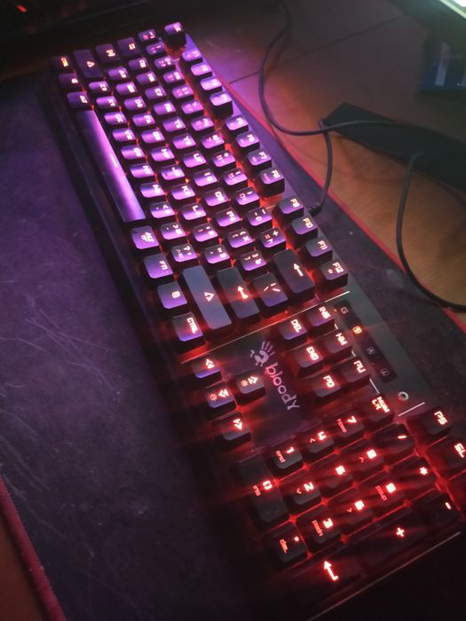 Механическая клавиатура bloody