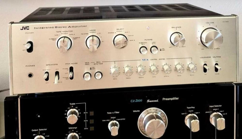 Amplificator JVC VN-900 cap de serie