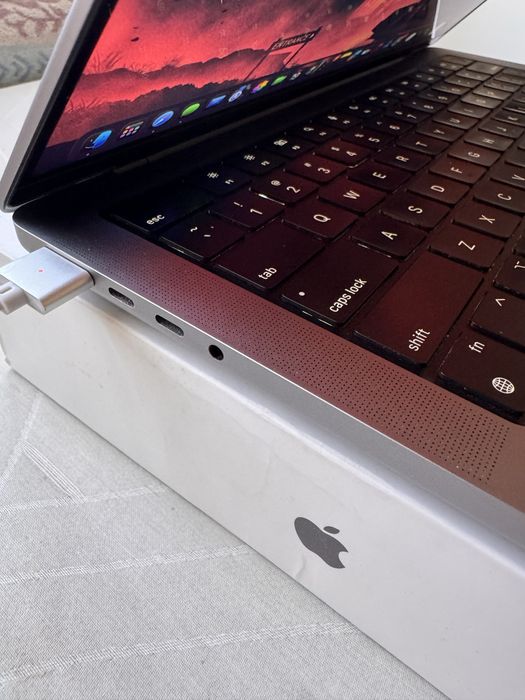 MacBook pro 14’ M1 Pro/ 512/16GB  + раница