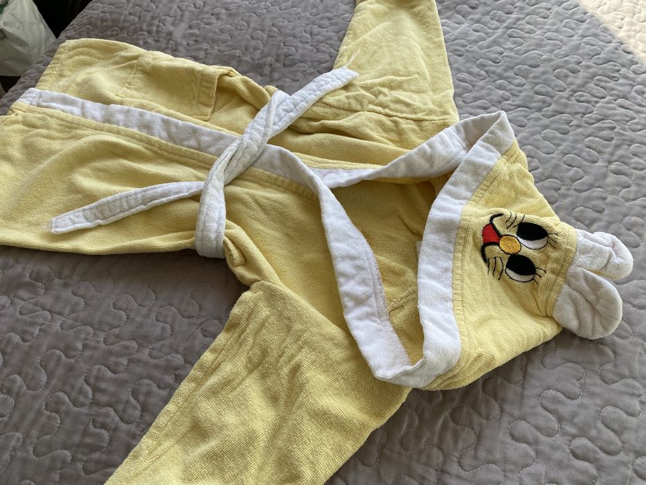 НОВ бебешки халат 92-98 размер