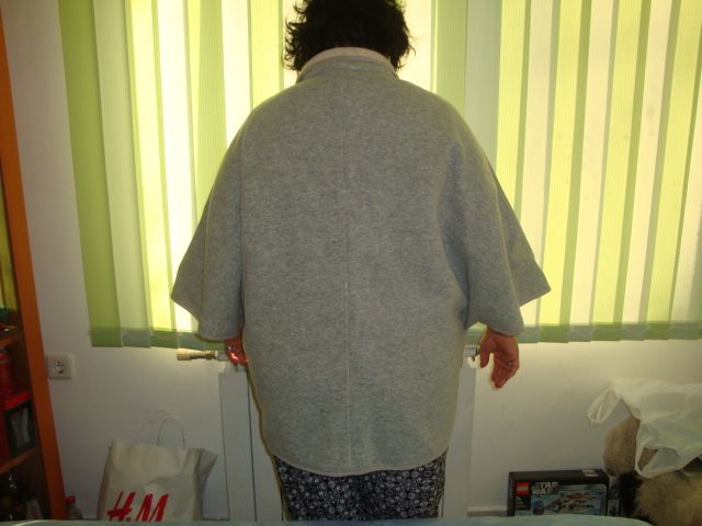 Пончо,манто на Basler-красиви и оригинални