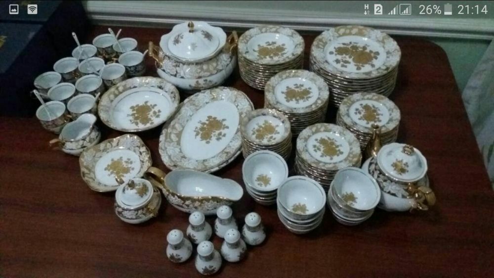 подарок на свадьбу сервиз Роза покрыт 24 карат золотом- на 12 персон