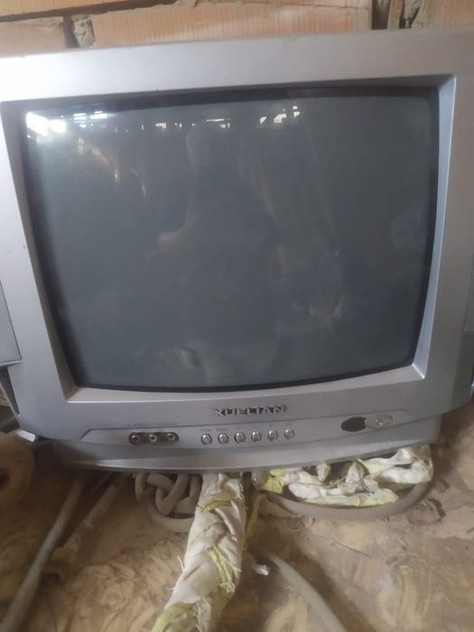 Продам телевизор бу