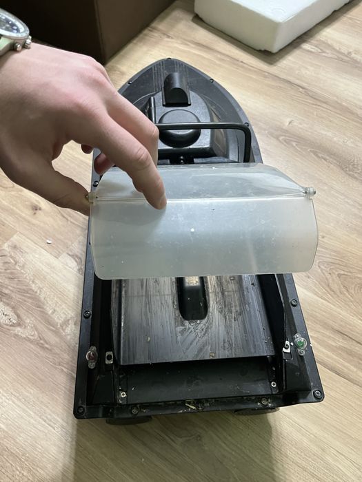 Лодка за захранка Jabo-2CG