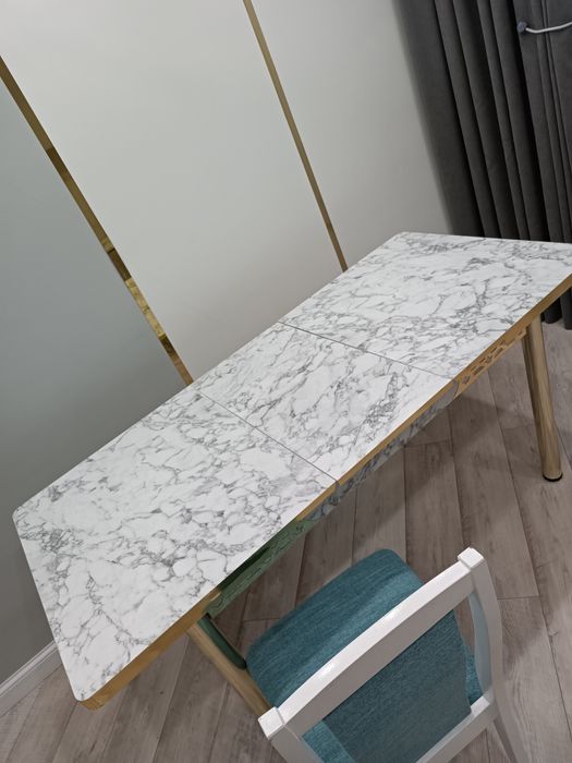 Стол отличный состояние