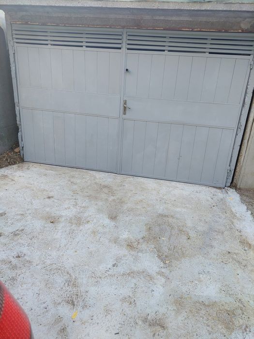 Дава се под наем Гараж / Паркомясто в Русе, Център - 18 кв.м за 51 € - Снимка #1