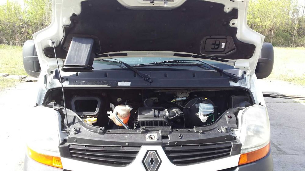 Dezmembrez Renault Master euro 3-4 motor cutie foi arc sasiu bena roti