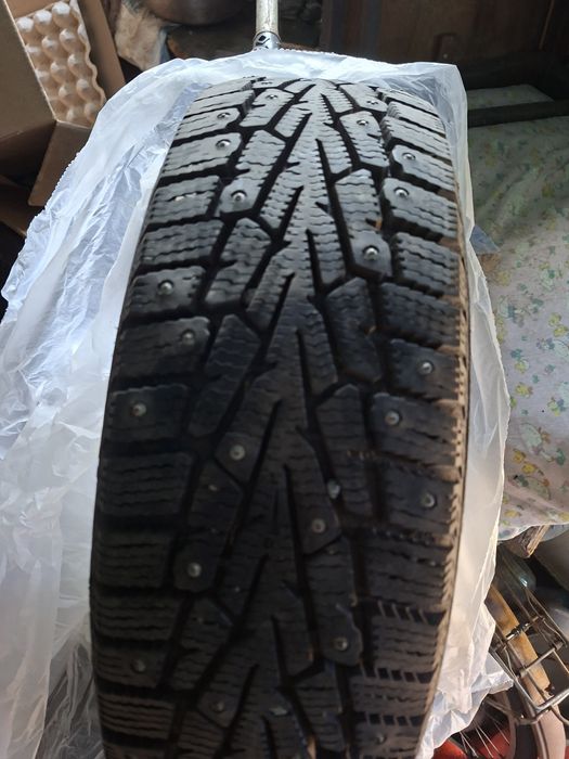 Продам шины на легковой автомобиль