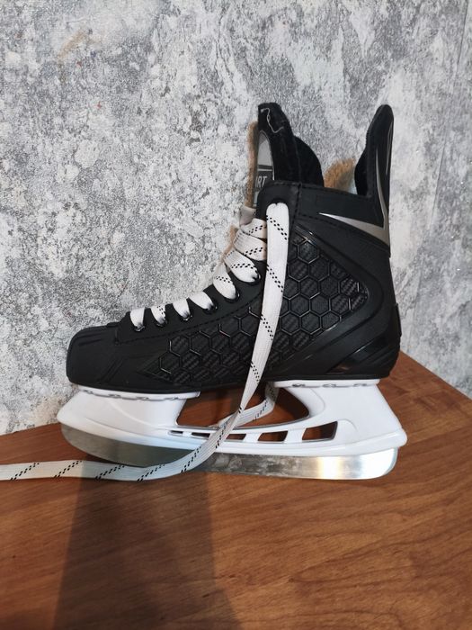 коньки хокейные новые