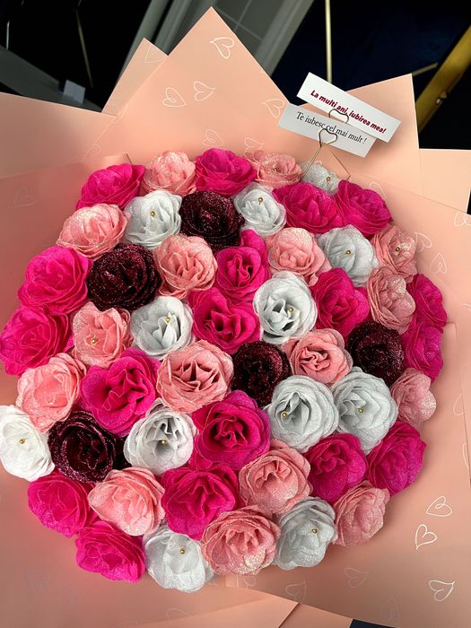 Buchet 101 trandafiri sapun cu nuante de roz /sclipici glitter