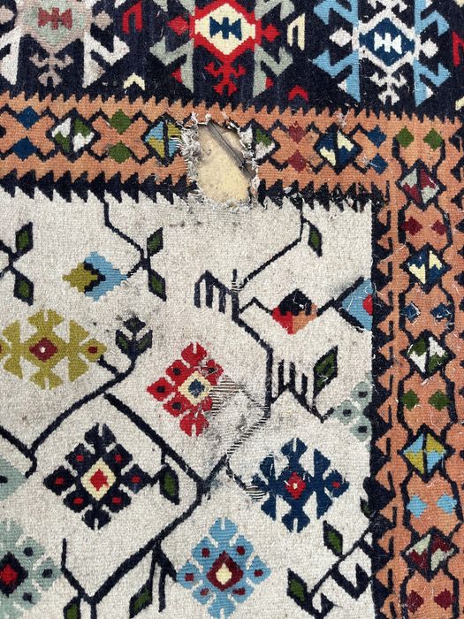 Продавам Чипровски килим
