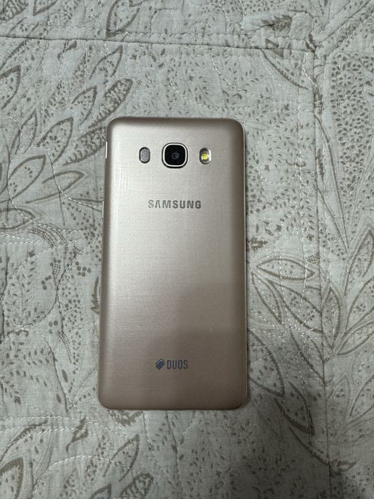 Смартфон Galaxy J5 (2016)