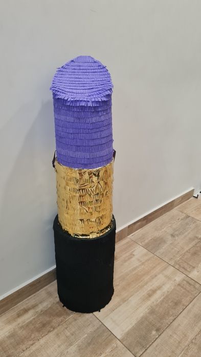 Ново! 3D пинята Червило