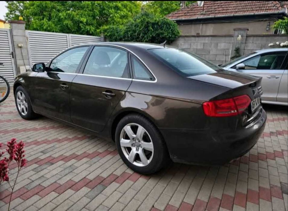 Audi A4 2011 - 2.0 Diesel - Maro -144000 km  - Înmatriculată.