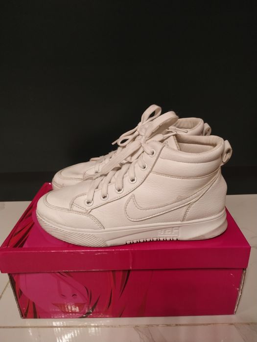 Кроссовки и кеды для девочек от 33 до 36 размера