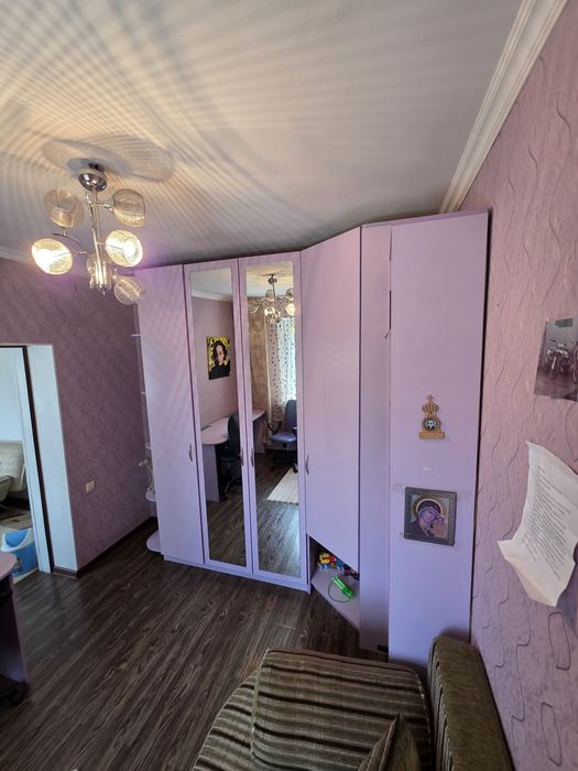 Продам хороший спальный гарнитура