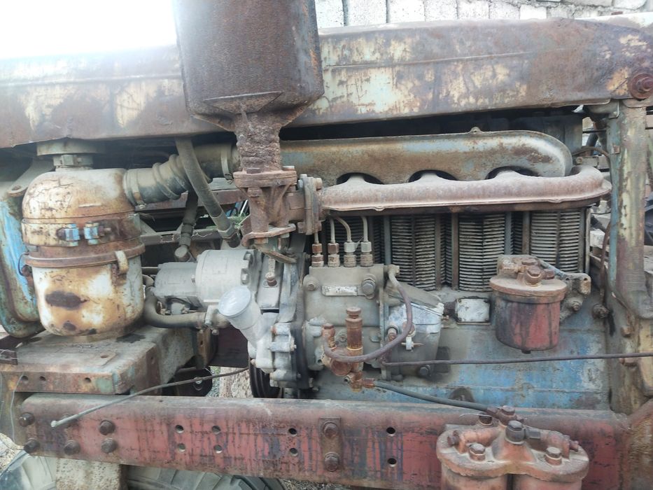 Продам срочно  трактор