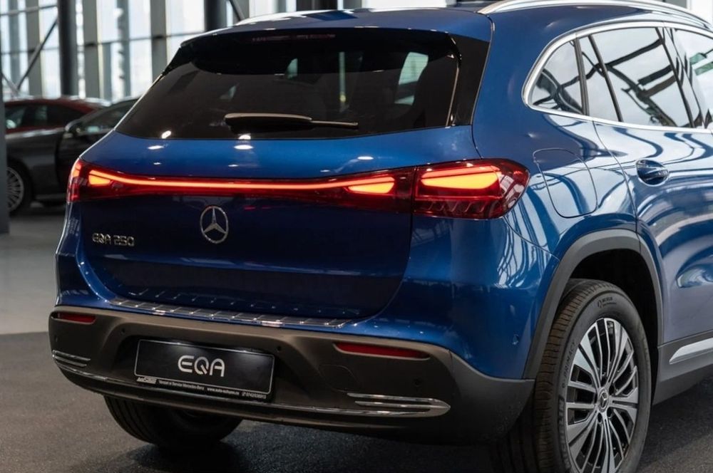 Mercedes EQA 2024 preluare leasing