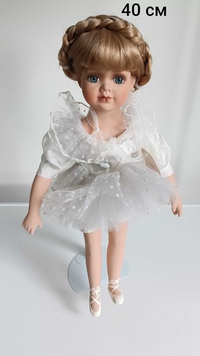 Балерина, порцеланова, английска , колекционерска кукла от Alberon Dolls .