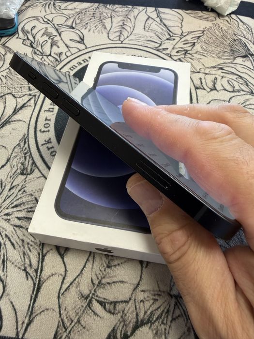 iPhone 12 Mini 64gb - перфектни, комплект, 100% батерия