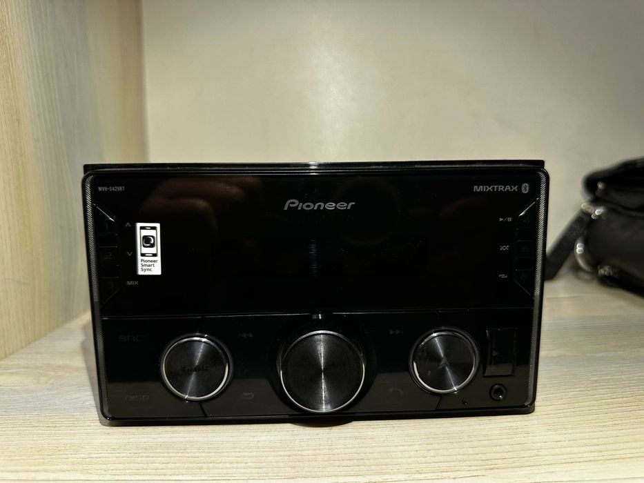 Magnitafon pioneer MVH_S425BT